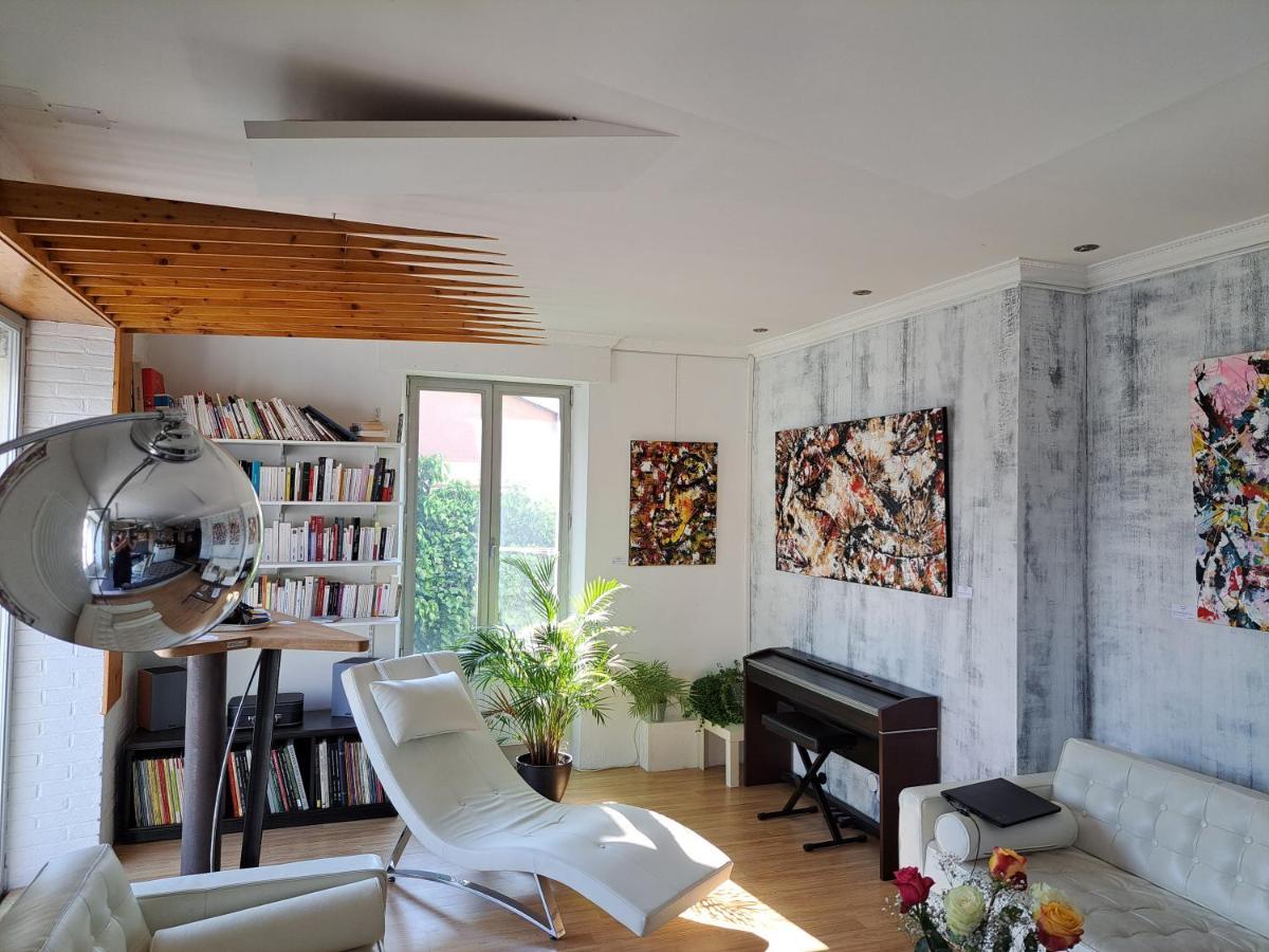 L'Appartement - Chambre Avec Salle De Bains Et Wc Dans Une Galerie D'Art Монбельяр Экстерьер фото